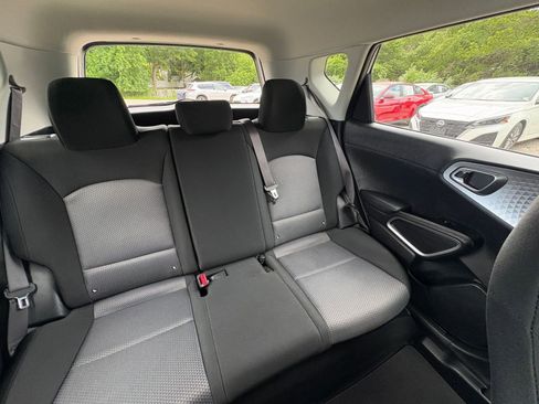 Used 2025 Kia Soul LX w/ LX Technology Package FWD image 35