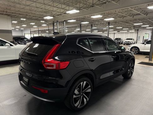 Used 2023 Volvo XC40 B5 Ultimate w/ Protection Package Premier AWD/4WD image 4