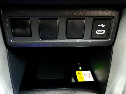 Used 2023 Toyota Corolla Cross LE w/ Moonroof Package image 34