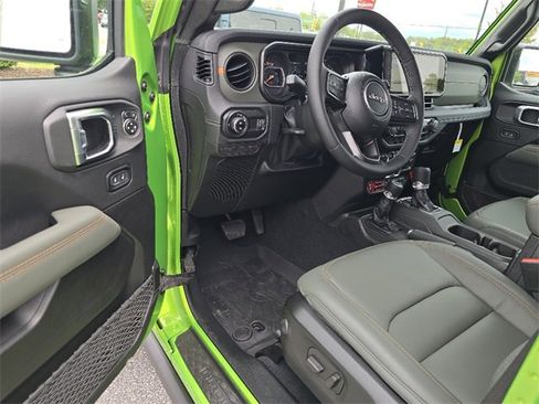 New 2025 Jeep Gladiator Mojave image 4