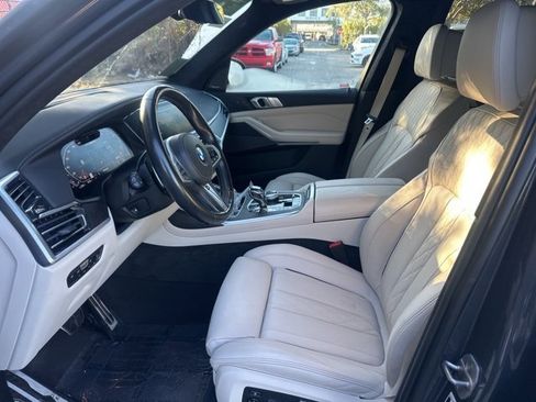 Used 2022 BMW X7 M50i image 19