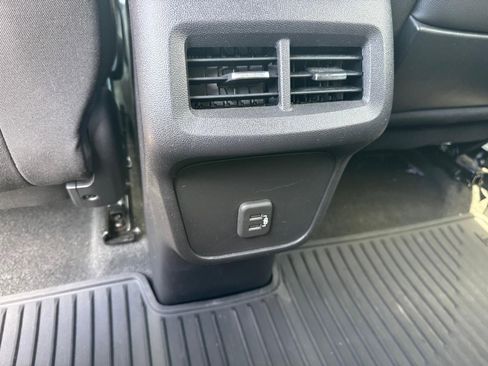 Used 2024 GMC Terrain SLE w/ Driver Convenience Package AWD/4WD image 8