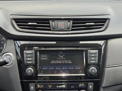 Used 2019 Nissan Rogue SV FWD image 17