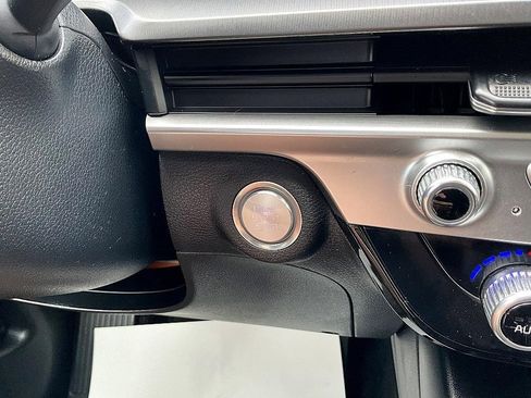 Used 2023 Kia Telluride LX image 16