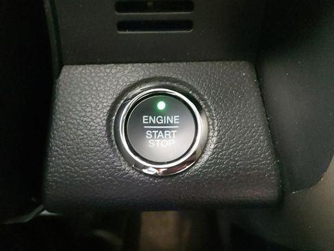 Used 2020 Ford Expedition XLT w/ Equipment Group 202A AWD/4WD image 28
