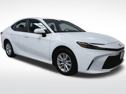 Used 2025 Toyota Camry LE w/ Convenience Package AWD/4WD image 2