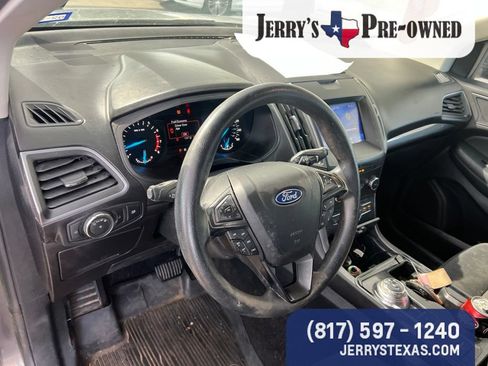 Used 2020 Ford Edge SE FWD image 8