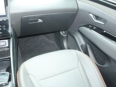 Used 2024 Hyundai Santa Cruz Limited image 17