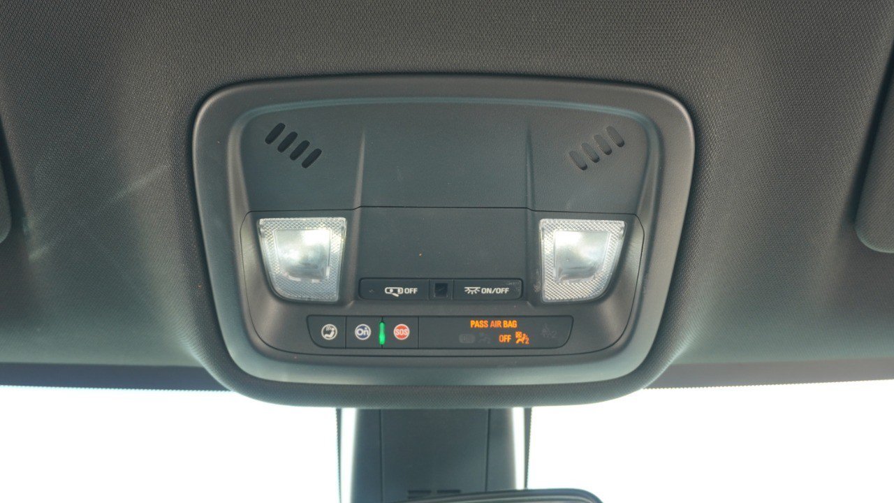 Used 2022 Chevrolet Traverse LS FWD image 22
