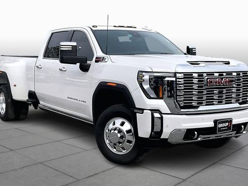 Certified 2025 GMC Sierra 3500 Denali w/ Denali Reserve Package image 2