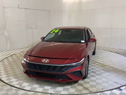 Used 2024 Hyundai Elantra SEL FWD image 6