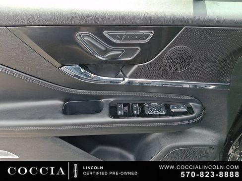 Certified 2023 Lincoln Corsair AWD image 12