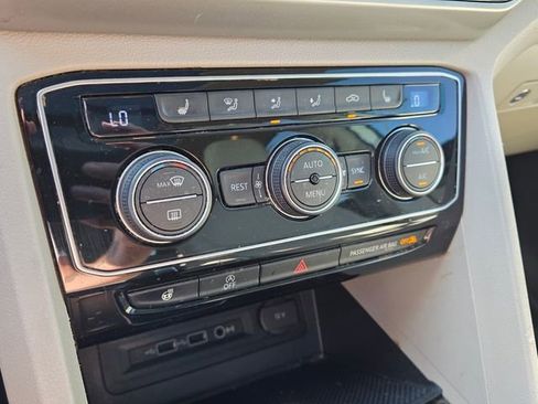 Used 2020 Volkswagen Atlas SEL image 24