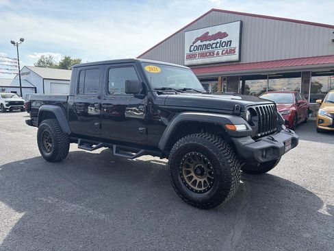 Used 2021 Jeep Gladiator Sport w/ Trailer Tow Package AWD/4WD image 2