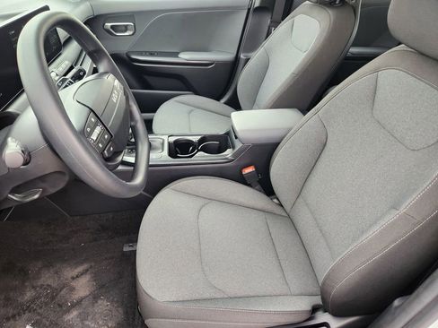 New 2025 Kia K4 LXS image 8