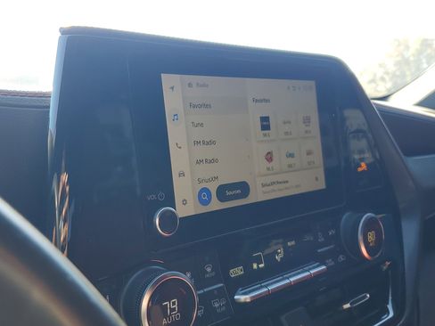 Used 2023 Toyota Highlander XSE image 25