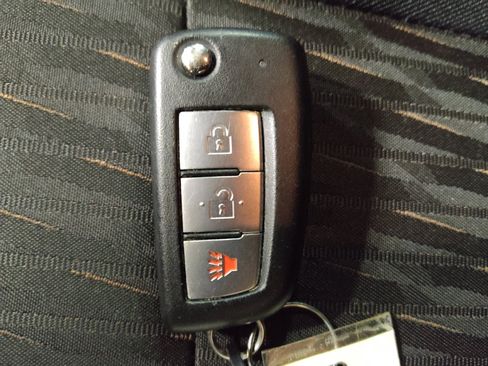 Used 2018 Nissan Rogue S FWD image 32