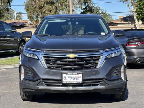 Used 2022 Chevrolet Equinox LT image 2
