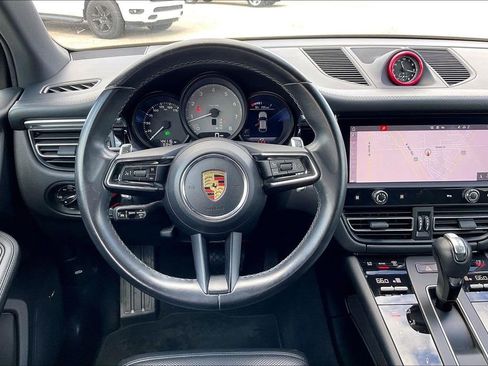 Used 2023 Porsche Macan S AWD/4WD image 8