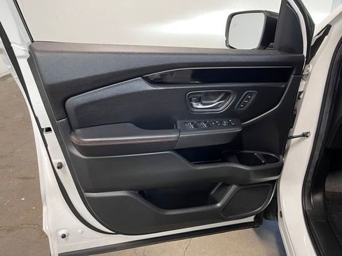 Used 2024 Honda Pilot TrailSport image 22