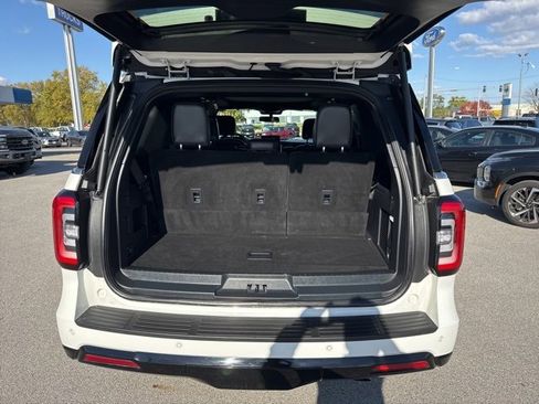 Used 2024 Ford Expedition Limited image 8