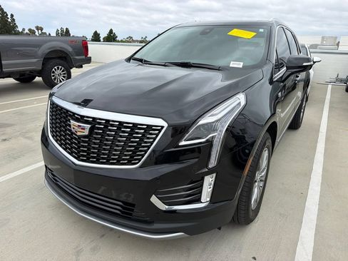 Used 2023 Cadillac XT5 Premium Luxury FWD image 2