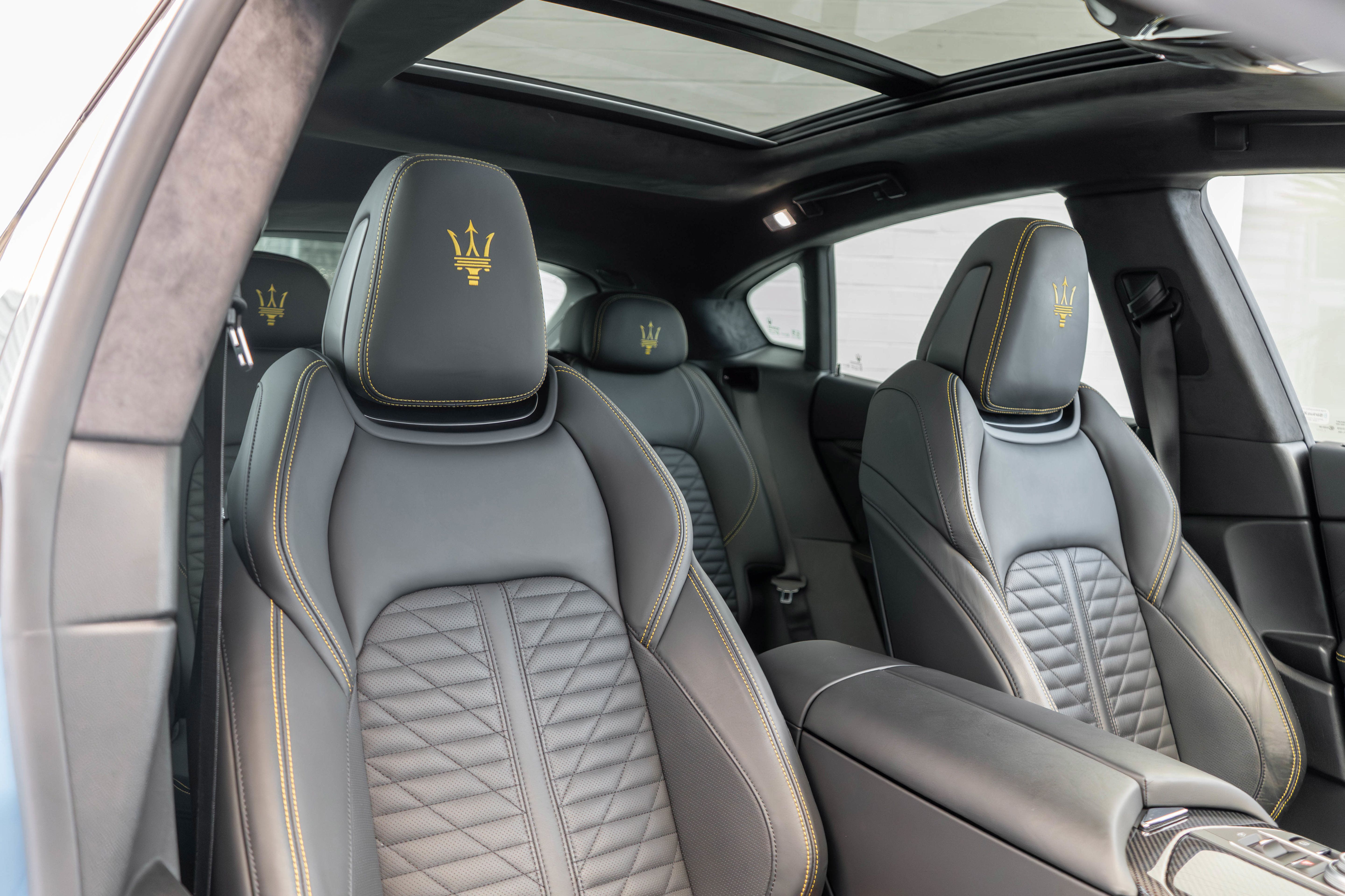 Used 2022 Maserati Levante F Tributo AWD/4WD image 41