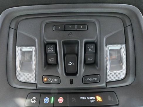 Used 2023 GMC Sierra 1500 AT4 w/ Technology Package AWD/4WD image 39