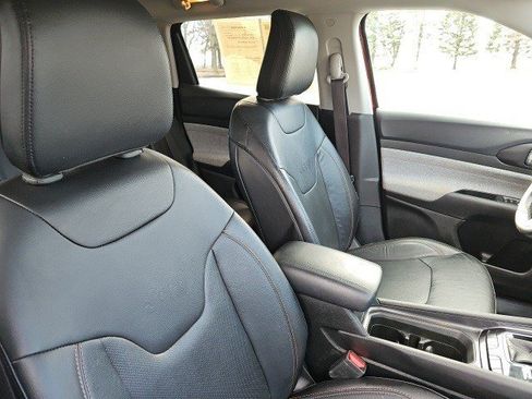 Used 2022 Jeep Compass Latitude image 12