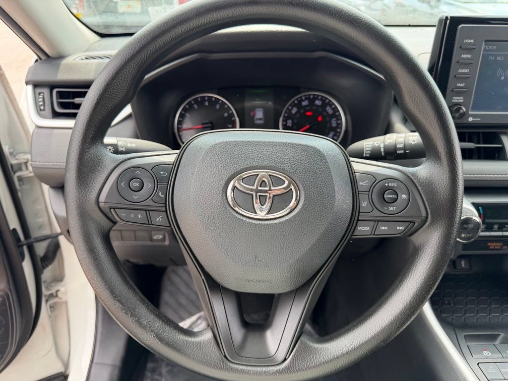 Used 2022 Toyota RAV4 XLE w/ Convenience Package FWD image 24