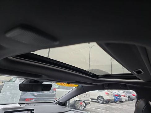 Used 2020 Toyota Avalon Touring image 12