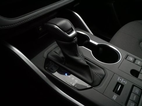 Certified 2024 Toyota Highlander LE image 29