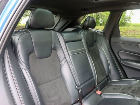 Used 2018 Volvo XC60 T6 R-Design w/ Convenience Package image 19