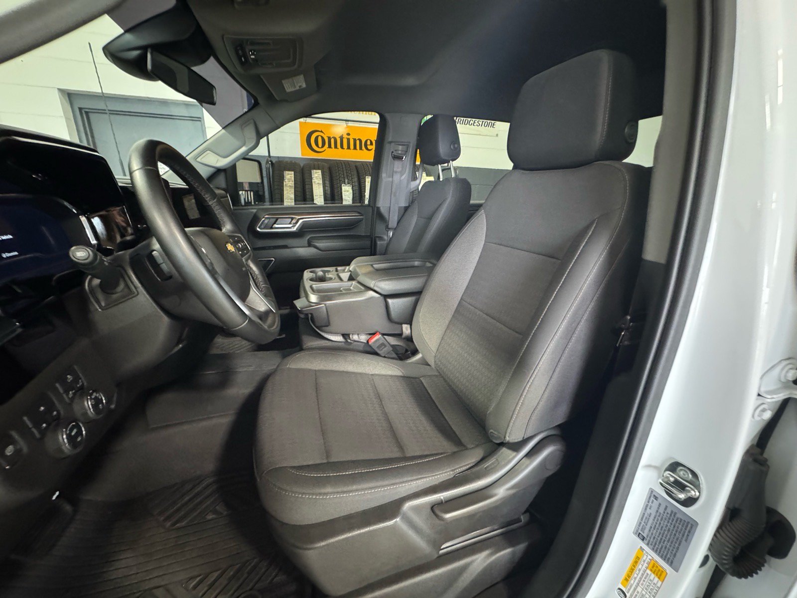 Used 2024 Chevrolet Silverado 2500 LT AWD/4WD image 17