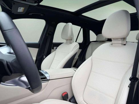Used 2025 Mercedes-Benz GLC 300 4MATIC image 20