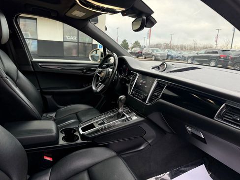 Used 2018 Porsche Macan S image 29