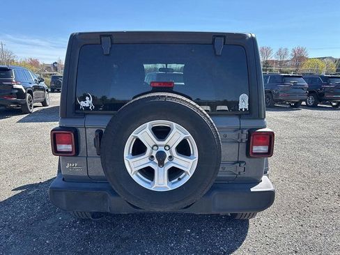 Used 2022 Jeep Wrangler Sport AWD/4WD image 7
