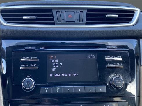 Used 2014 Nissan Rogue SV image 10