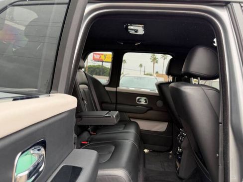 Used 2023 Rolls-Royce Cullinan image 7