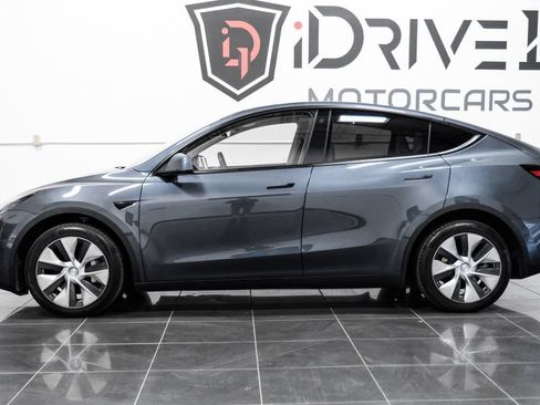 Used 2023 Tesla Model Y Long Range AWD/4WD image 12