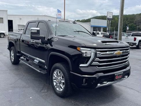 Certified 2024 Chevrolet Silverado 2500 High Country w/ High Country Premium Package AWD/4WD image 6
