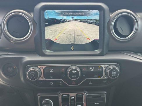 Used 2022 Jeep Gladiator Rubicon w/ LED Lighting Group image 29