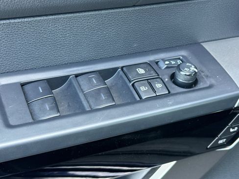 Used 2024 Toyota Tundra Limited AWD/4WD image 13
