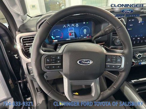 New 2026 Ford F250 Lariat w/ Black Appearance Package image 29