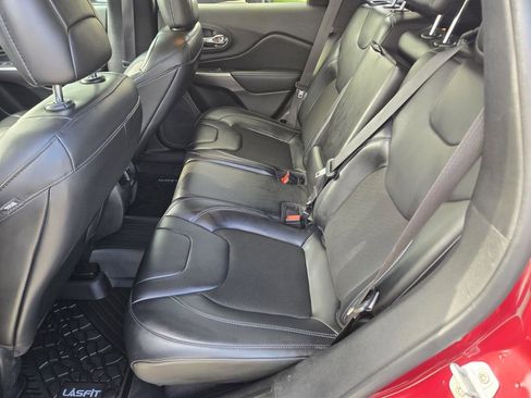 Used 2020 Jeep Cherokee Latitude Plus image 16