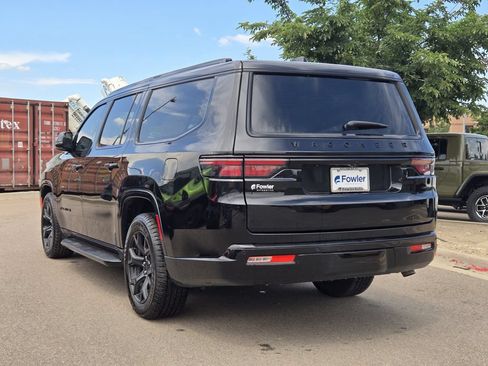 Used 2024 Jeep Wagoneer L Series II AWD/4WD image 5