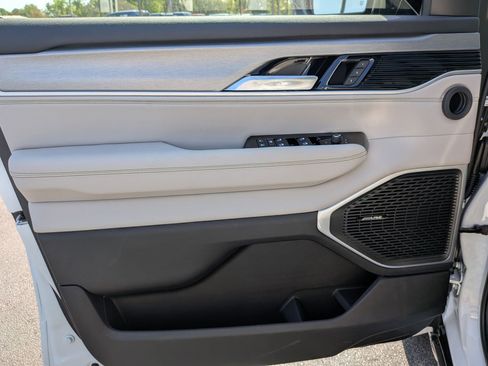 New 2026 Jeep Grand Wagoneer L 4WD image 10