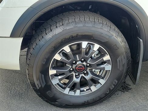 Used 2023 Nissan Titan PRO-4X w/ Pro-4x Convenience Package image 28