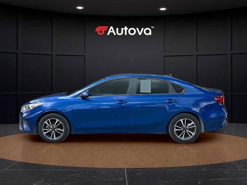 Used 2022 Kia Forte LXS w/ LXS Technology Package FWD image 2