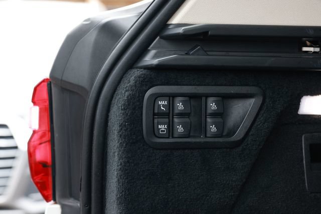Used 2020 BMW X7 xDrive40i w/ Premium Package AWD/4WD image 32